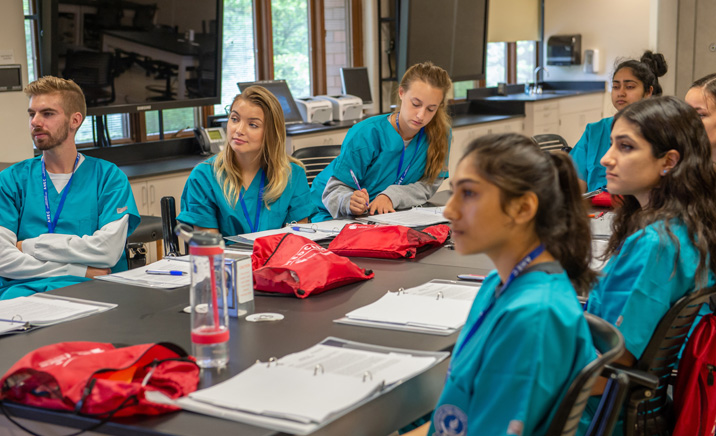 medcamp-716 MEDCAMP students in a classroom setting.